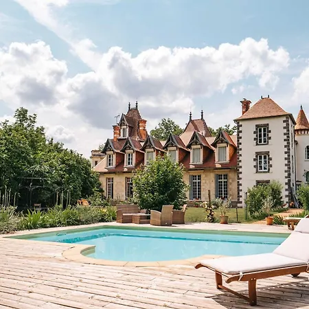 Chateau Du Guerinet Bed & Breakfast Saint-Priest-Bramefant